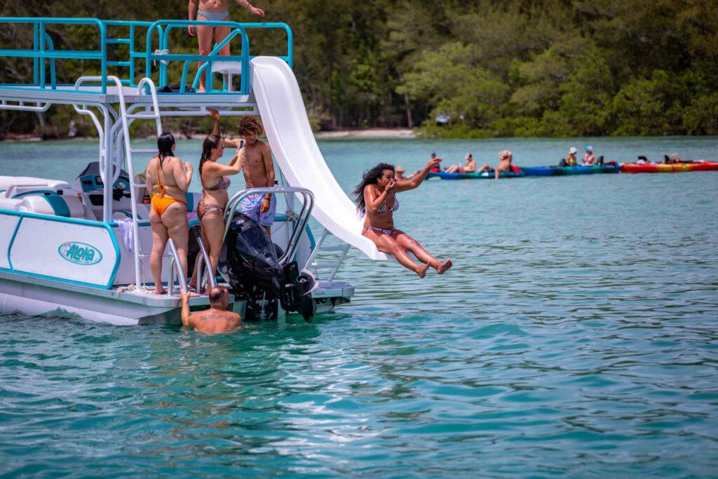 Canyon Lake marina and boat rentals near Canyon Lake Texas lodging
