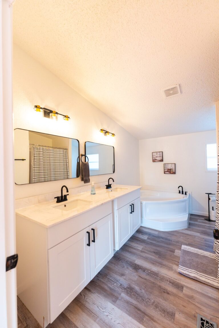 Primary bathroom in Cabin A at Starlight Horizon near Canyon Lake, Texas