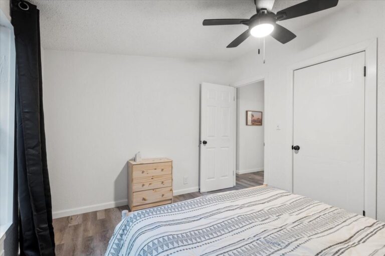 Queen bedroom in Cabin A at Starlight Horizon near Canyon Lake, Texas