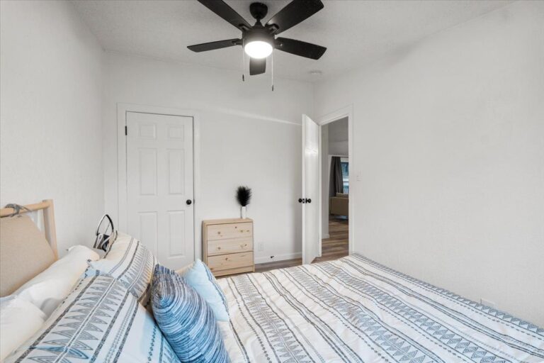 Queen bedroom in Cabin A at Starlight Horizon near Canyon Lake, Texas