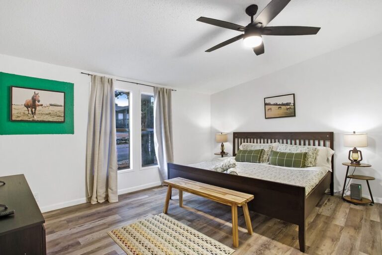 Primary bedroom in Cabin B at Starlight Horizon near Canyon Lake, Texas