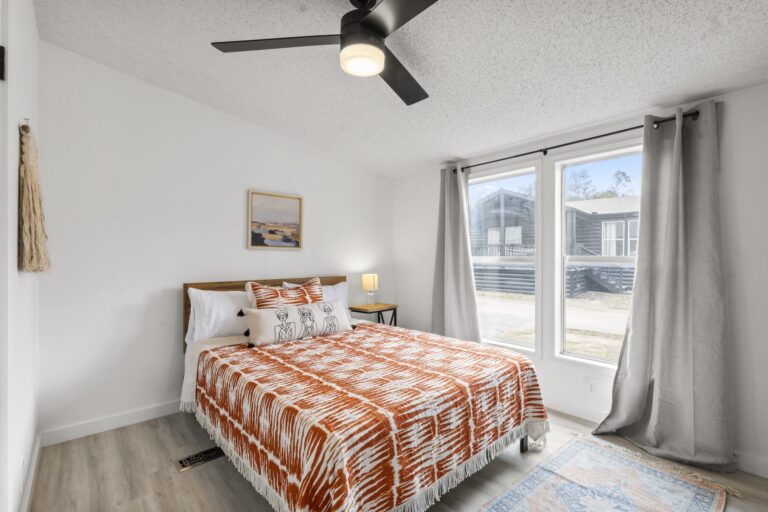 Queen bedroom in Cabin C at Starlight Horizon near Canyon Lake, Texas