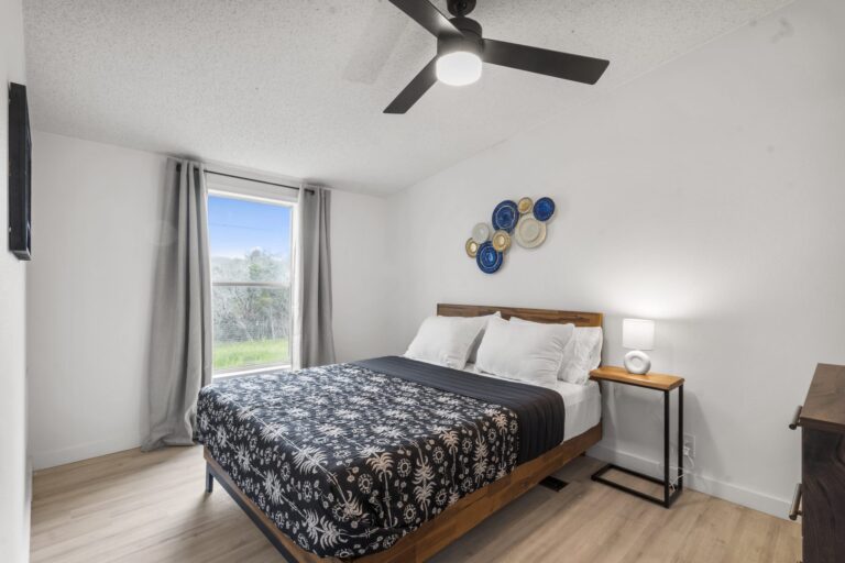 Queen bedroom in Cabin C at Starlight Horizon near Canyon Lake, Texas