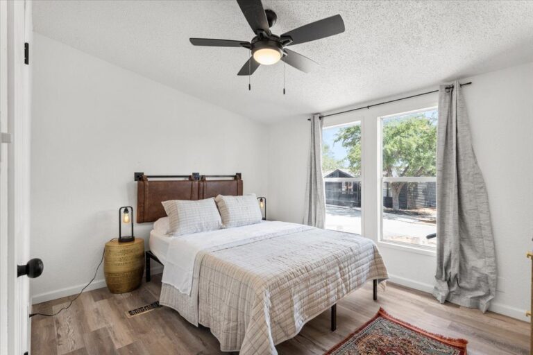 Queen bedroom in Cabin F at Starlight Horizon near Canyon Lake, Texas