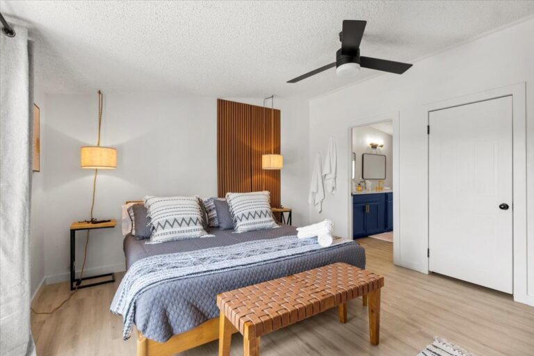 Primary bedroom in Cabin G at Starlight Horizon near Canyon Lake, Texas