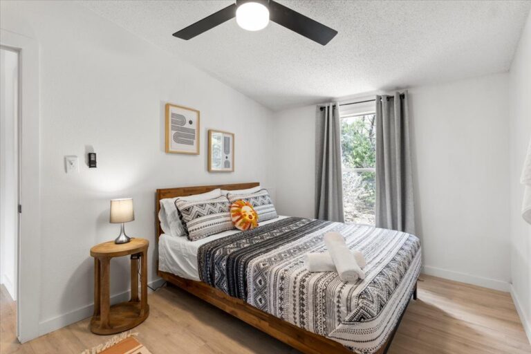 Queen bedroom in Cabin G at Starlight Horizon near Canyon Lake, Texas