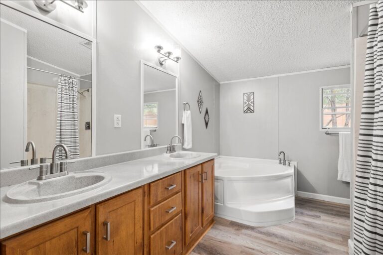 Primary bathroom in Cabin H at Starlight Horizon near Canyon Lake, Texas