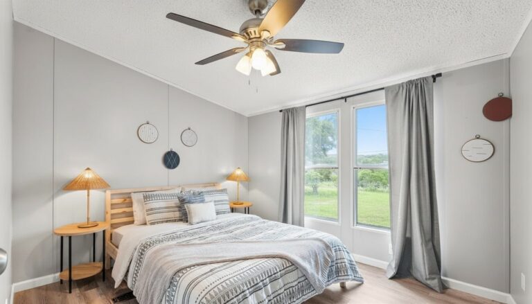 Queen bedroom in Cabin H at Starlight Horizon near Canyon Lake, Texas