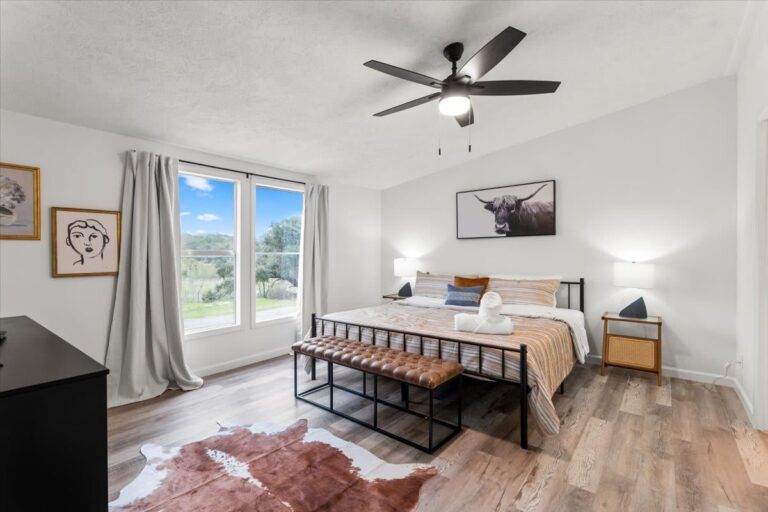 Primary bedroom in Cabin K at Starlight Horizon near Canyon Lake, Texas