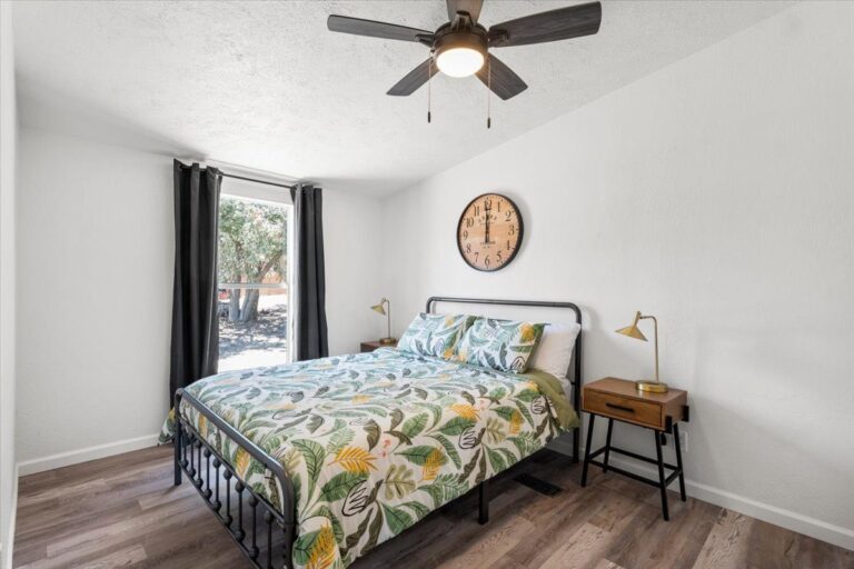 Queen bedroom in Cabin N at Starlight Horizon near Canyon Lake, Texas